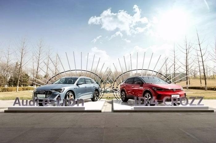 ID.4 CROZZ、Audi e-tron展車